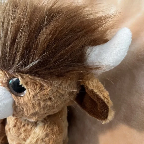 Estate Scottish Highlander Stuffed Toy - Tan and White - Picture 3 of 9